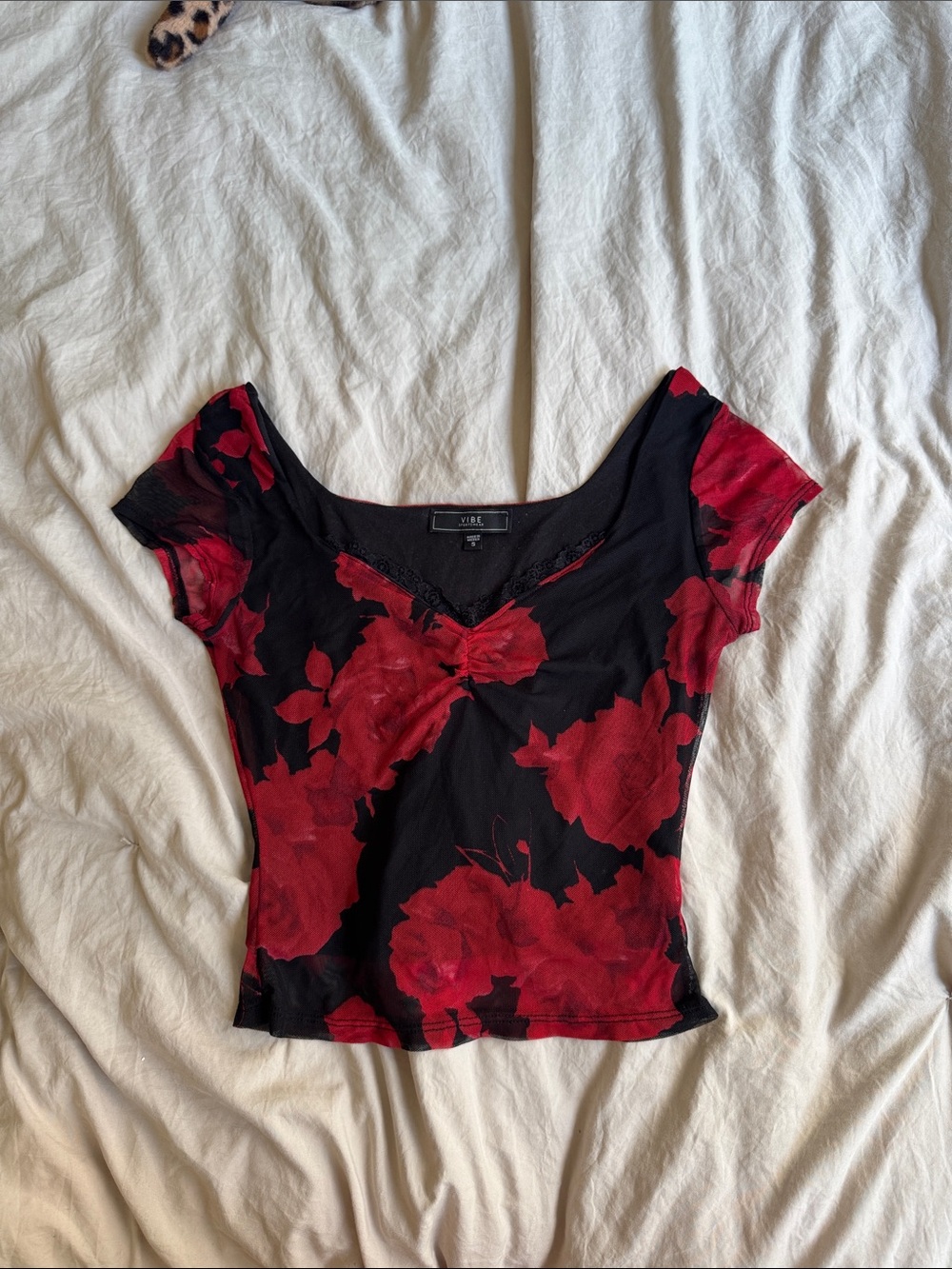 Vibe Black & Red Floral Scoop-Neck Short Sleeve Top